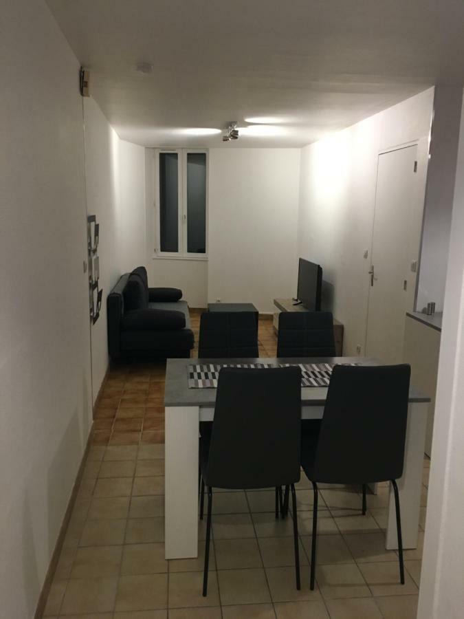 Charmant T2 Rdc Dans Residence Avec Parc Arbore Saint-Pierre-le-Moutier Exterior photo