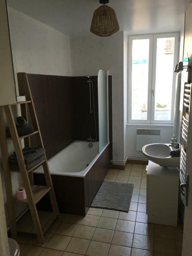 Charmant T2 Rdc Dans Residence Avec Parc Arbore Saint-Pierre-le-Moutier Exterior photo